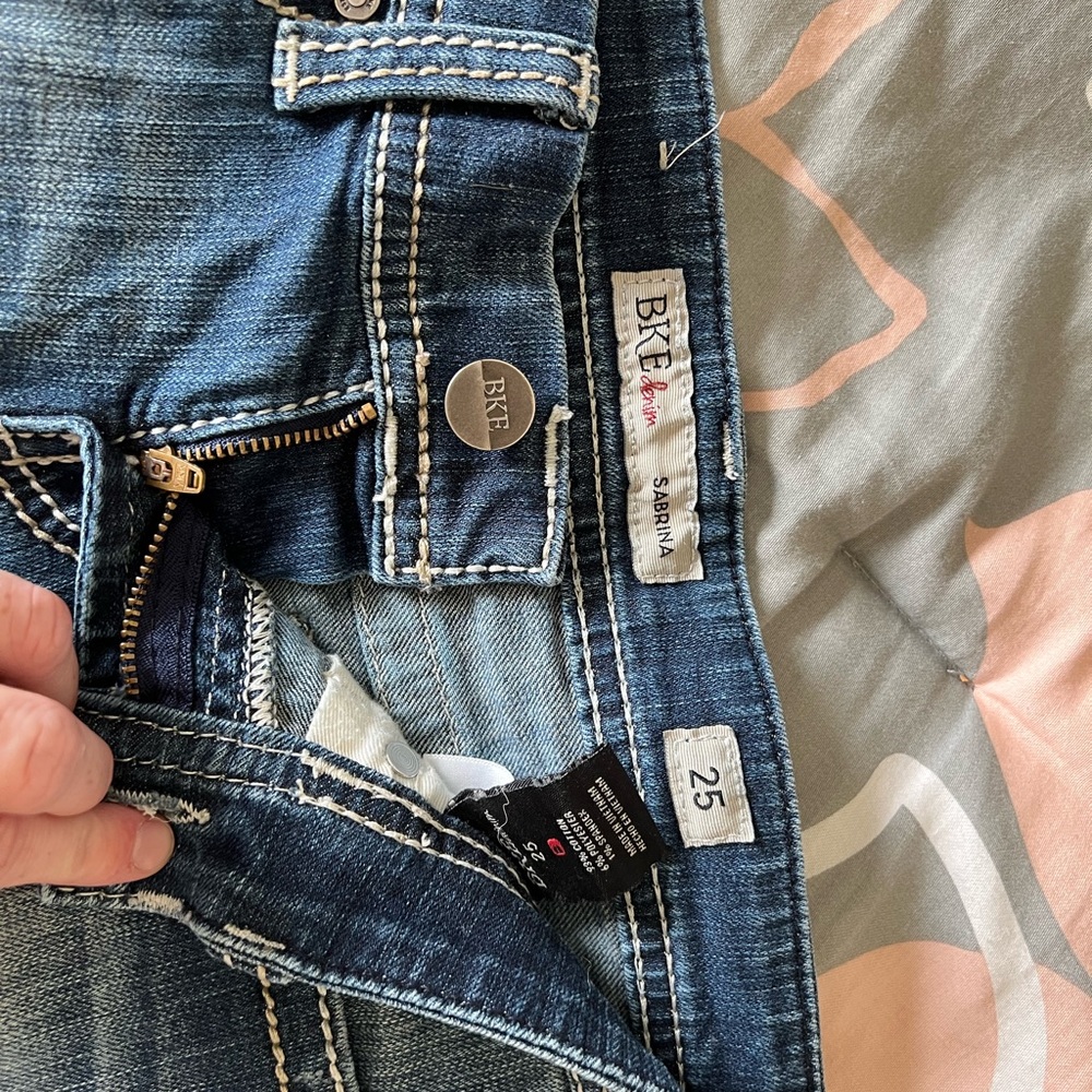 BKE Sabrina Jean Shorts. Like New Condition. Size 25.